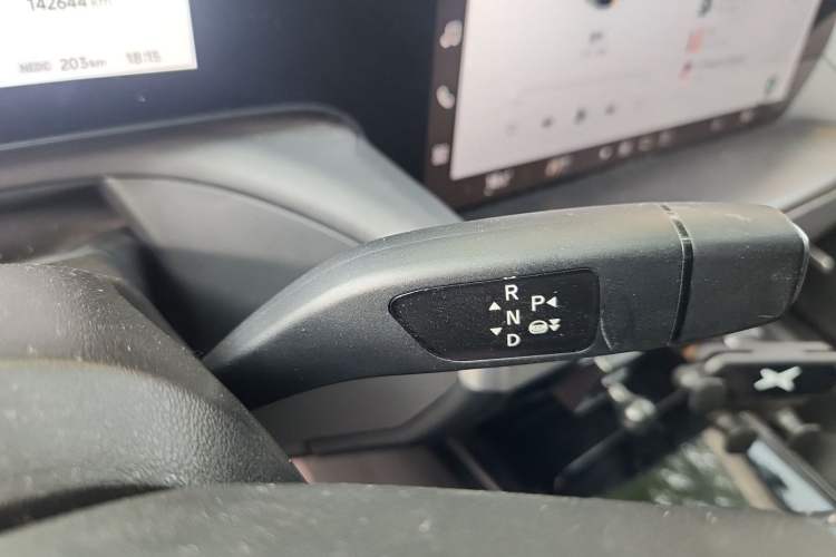 Used XPeng P7 2022 586G Gear Lever