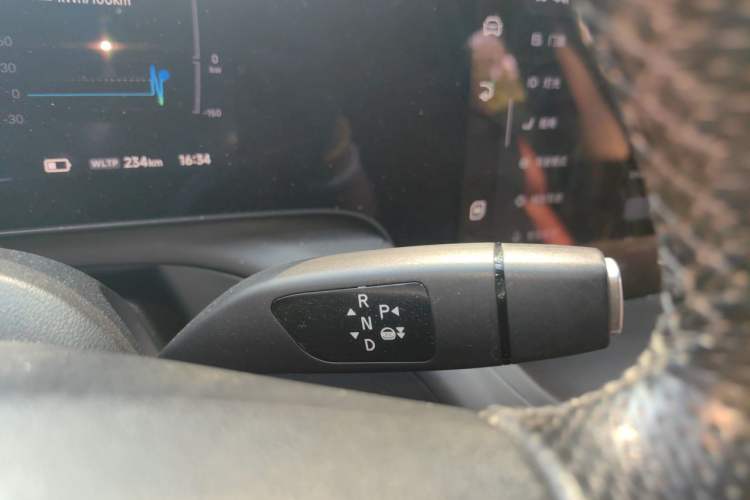 Used XPeng P7 2022 670N+ Gear Lever