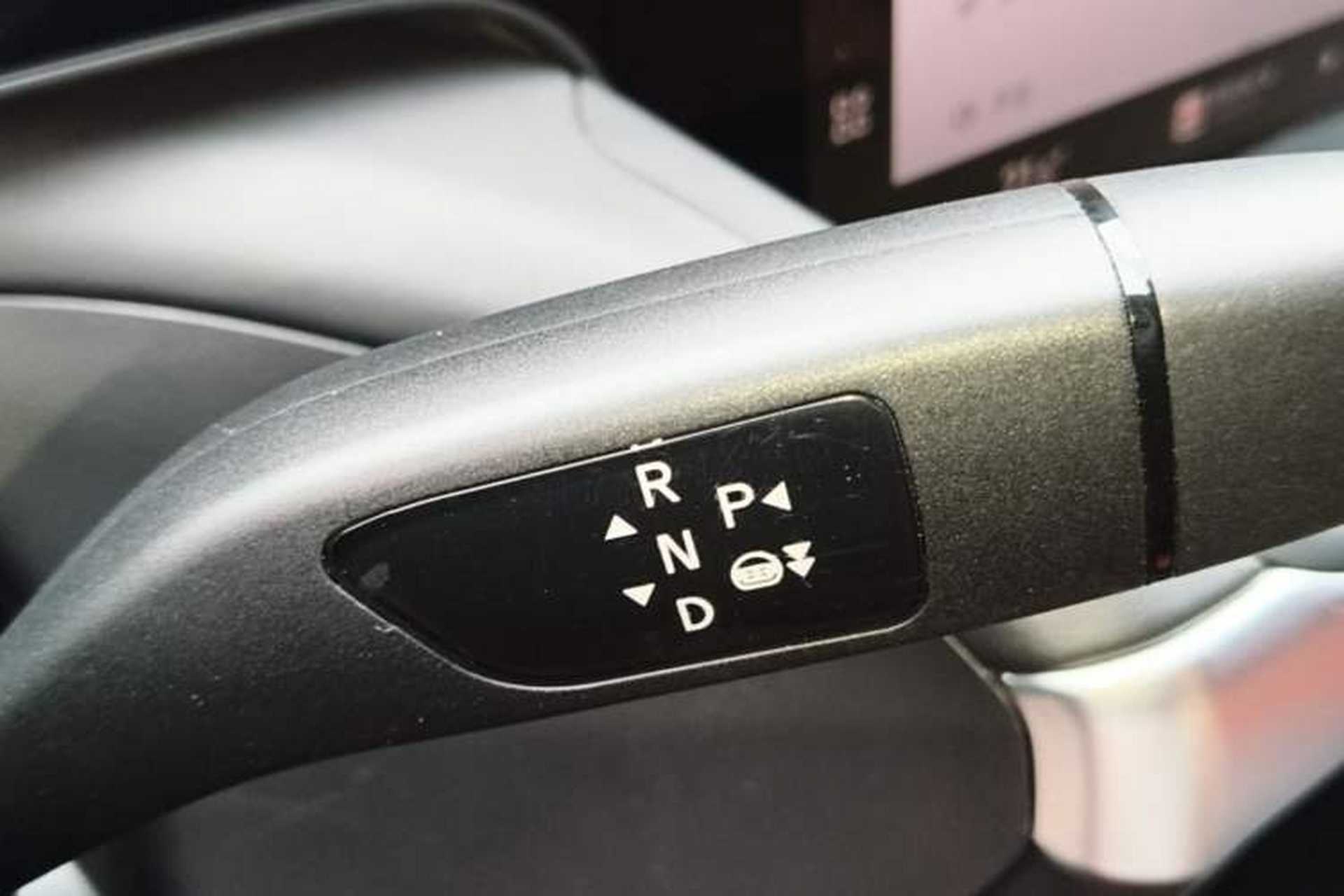 Used XPeng P7 2022 586E Gear Lever