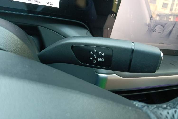 Used XPeng P7 2022 586G Gear Lever