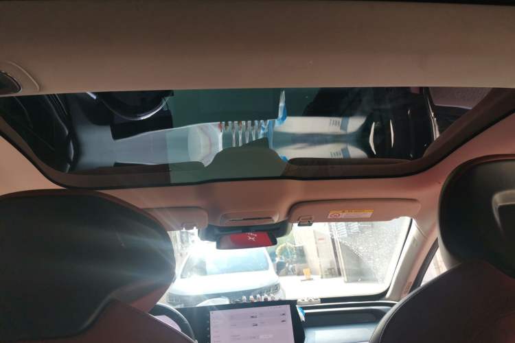 Used XPeng P7 2022 670E+ Headliner