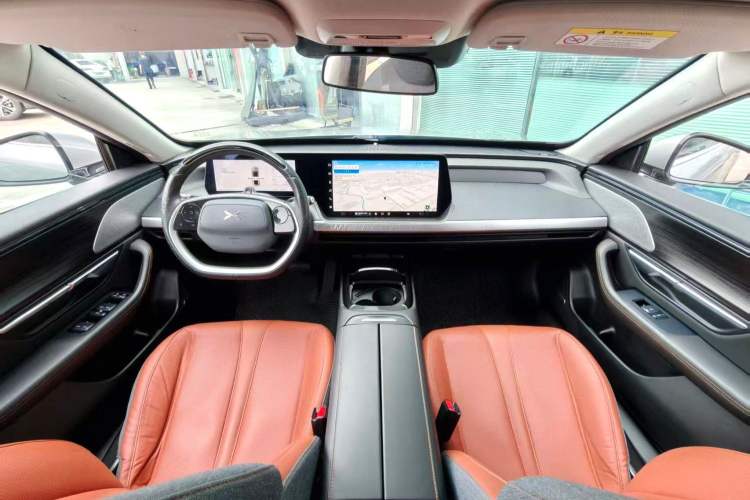 Used XPeng P7 2022 480 Standard Range Smart Drive Edition Interior 1