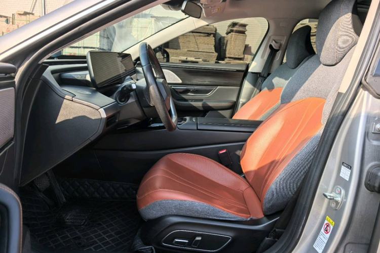 Used XPeng P7 2022 480 Standard Range Smart Drive Edition Interior 2