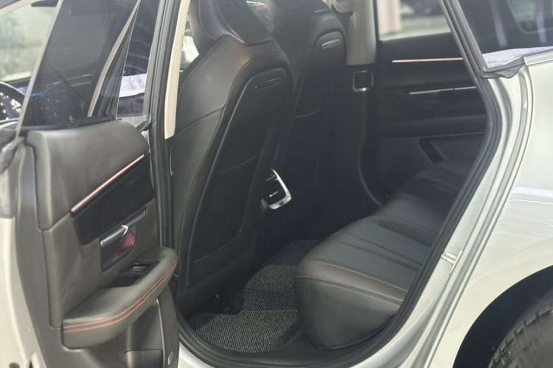 Used XPeng P7 2022 480E Interior 2