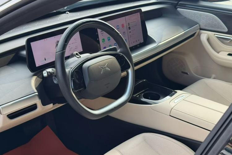 Used XPeng P7 2022 480E Interior 3