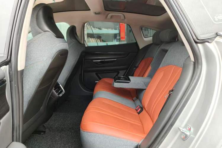 Used XPeng P7 2022 480 Standard Range Smart Drive Edition Interior 3
