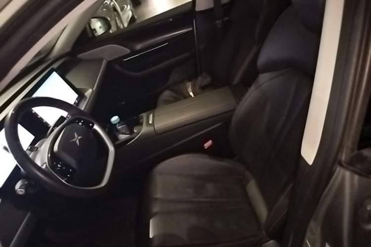 Used XPeng P7 2022 480G+ Interior 3