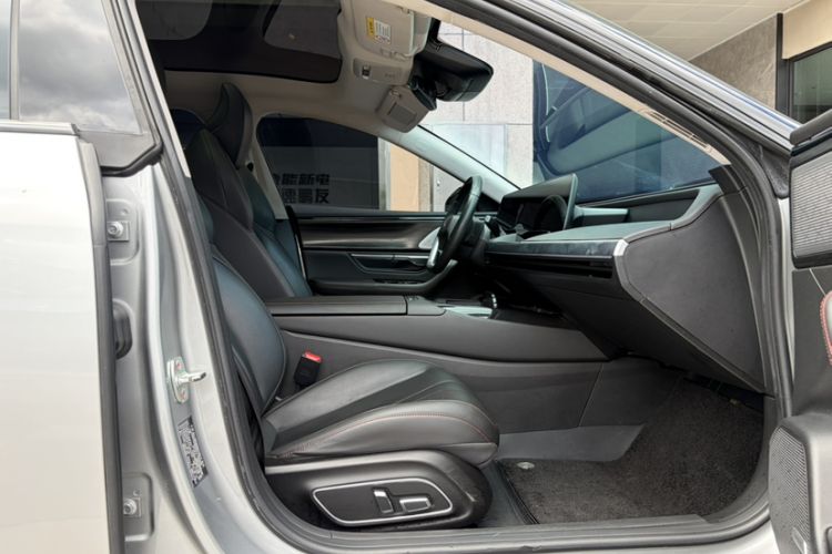Used XPeng P7 2022 625E Interior 3