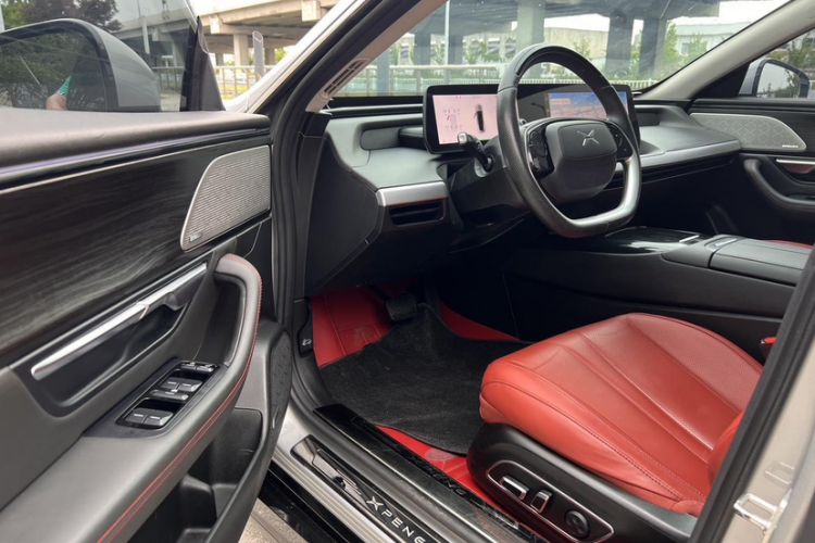 Used XPeng P7 2022 670N+ Interior 5