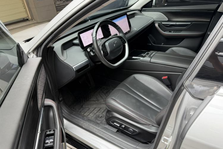 Used XPeng P7 2022 480G+ Interior 6