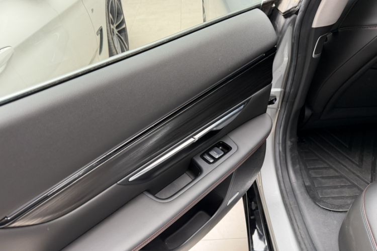 Used XPeng P7 2022 480G+ Interior 7