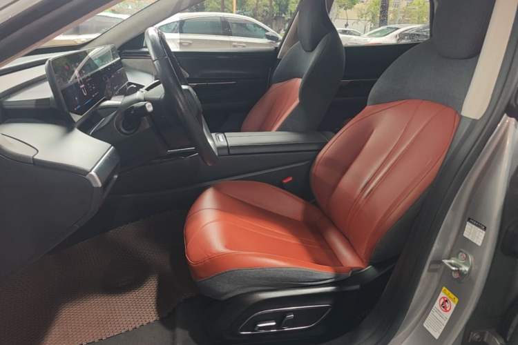 Used XPeng P7 2022 480 Standard Range Smart Drive Edition Left Front Seat