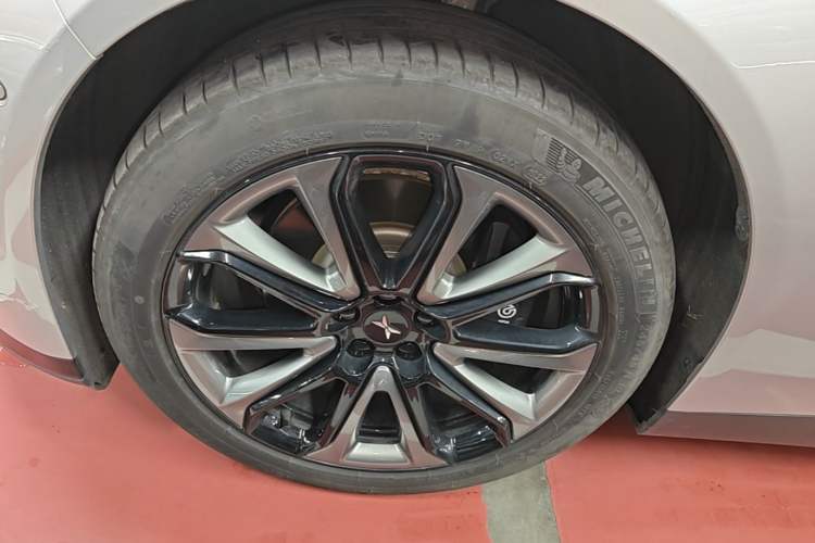 Used XPeng P7 2022 670N+ Left Front Wheel Hub