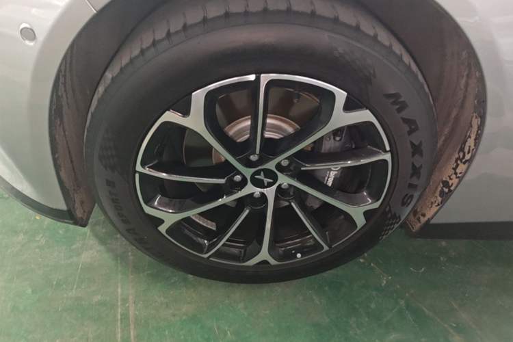 Used XPeng P7 2022 480E Left Front Wheel Hub