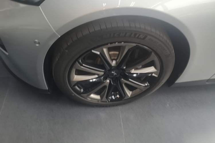 Used XPeng P7 2022 670N+ Left Front Wheel Hub