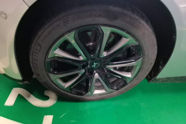 Used XPeng P7 2022 480E Left Front Wheel Hub