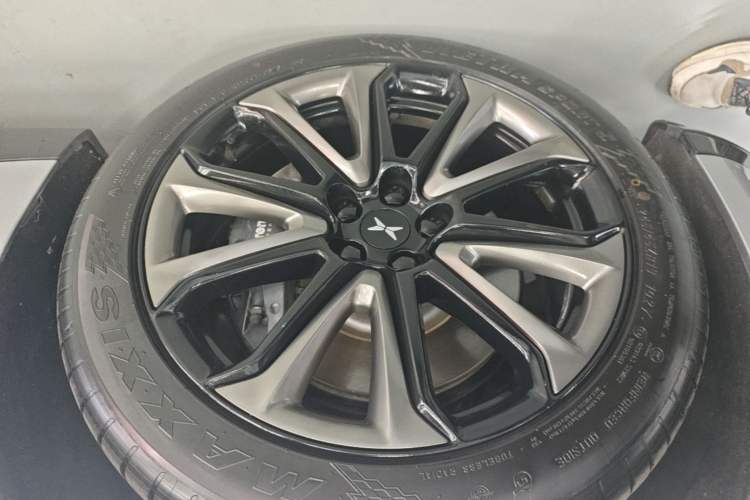 Used XPeng P7 2022 480N+ Left Front Wheel Hub