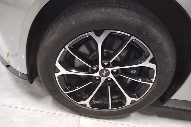Used XPeng P7 2022 586G Left Front Wheel Hub