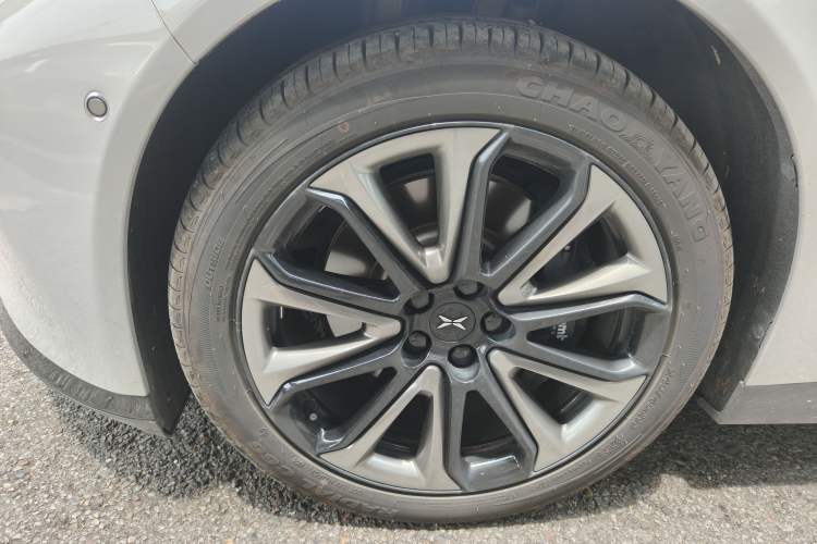 Used XPeng P7 2022 670E+ Left Front Wheel Hub