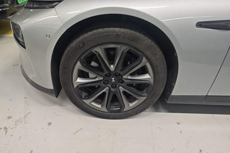 Used XPeng P7 2022 480E Left Front Wheel Hub