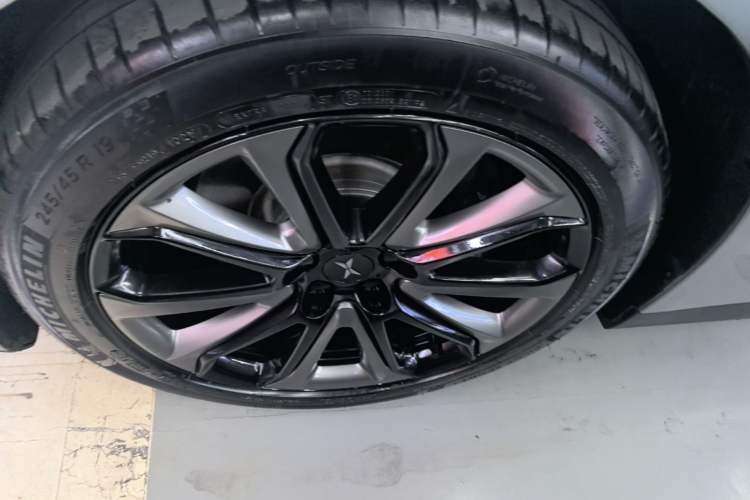 Used XPeng P7 2022 625E Left Front Wheel Hub