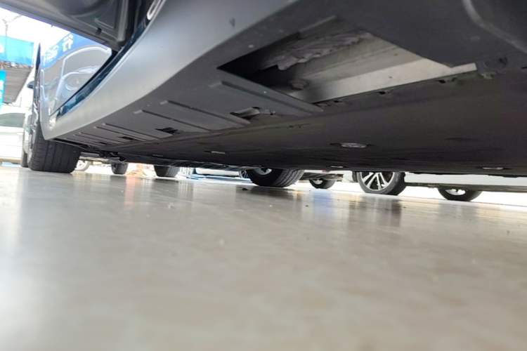Used XPeng P7 2022 480E+ Left Side Sill