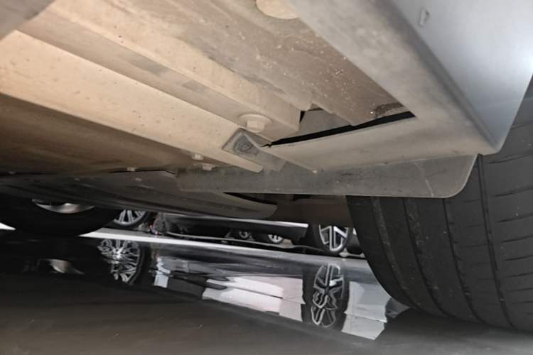 Used XPeng P7 2022 670N+ Left Side Sill