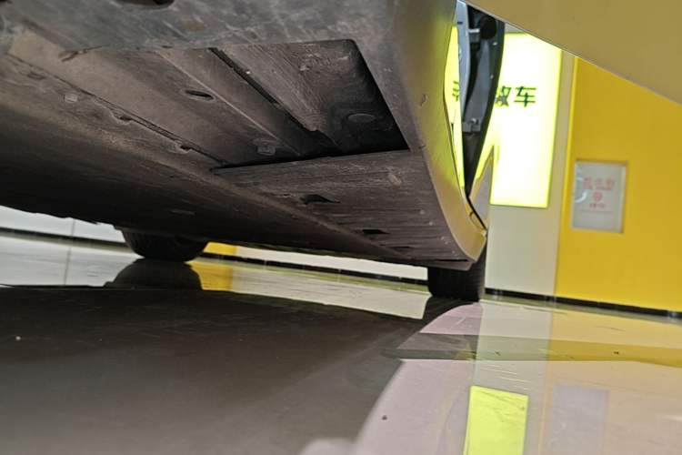 Used XPeng P7 2022 480E Left Side Sill