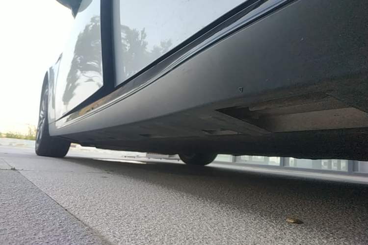 Used XPeng P7 2022 670N+ Left Side Sill