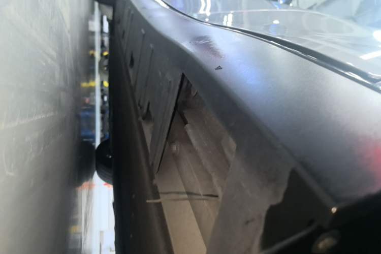 Used XPeng P7 2022 670N+ Left Side Sill