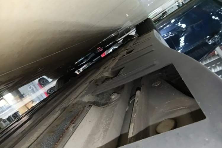 Used XPeng P7 2022 480E Left Side Sill