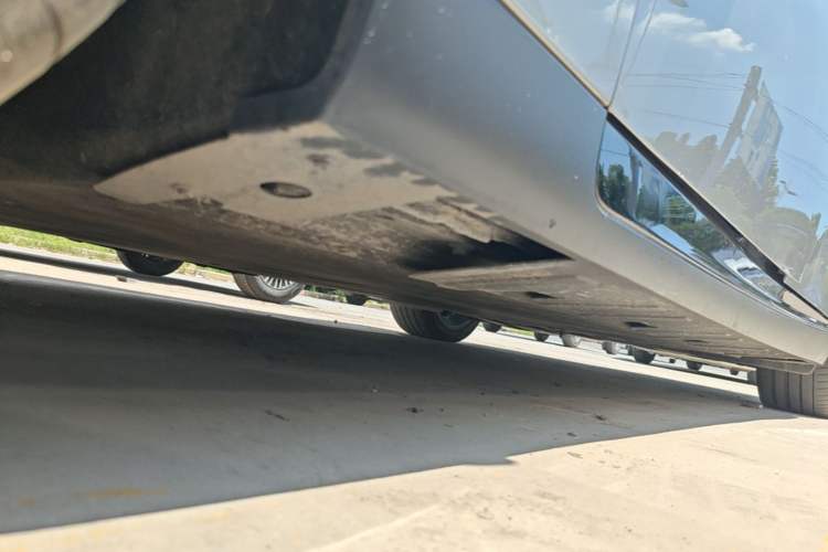 Used XPeng P7 2022 670N+ Left Side Sill
