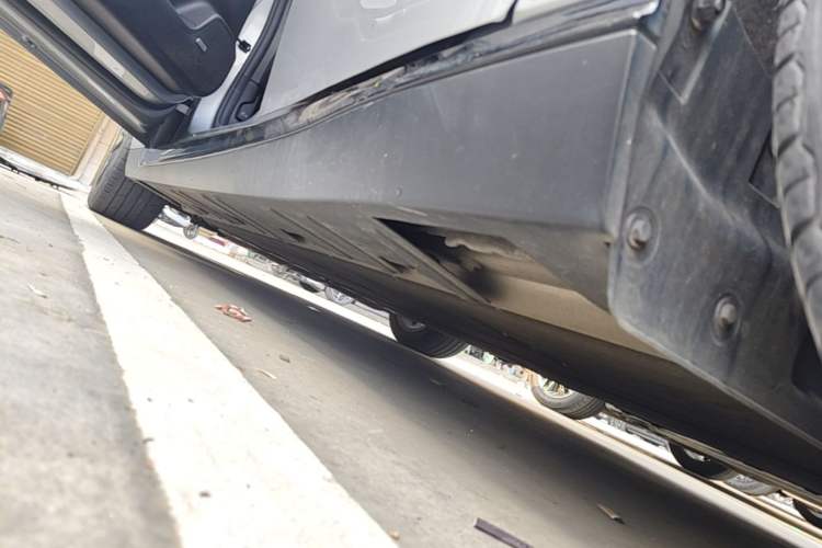 Used XPeng P7 2022 670E+ Left Side Sill