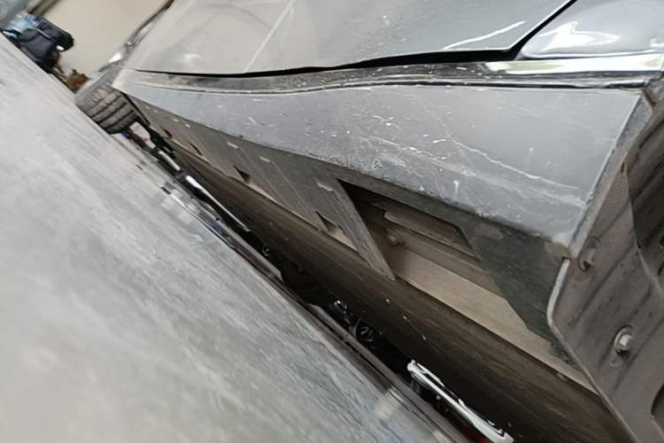 Used XPeng P7 2022 670N+ Left Side Sill