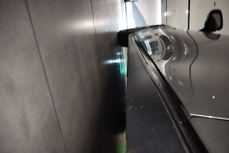 Used XPeng P7 2022 480G+ Left Side Sill