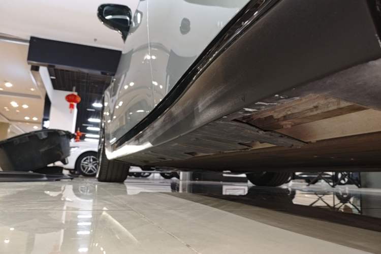 Used XPeng P7 2022 670N+ Left Side Sill