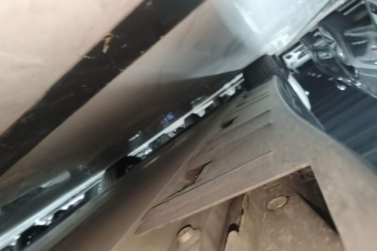 Used XPeng P7 2022 586G Left Side Sill