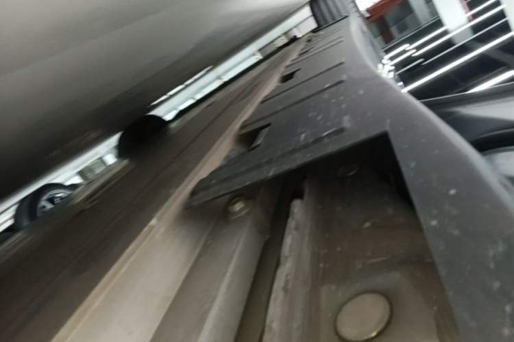 Used XPeng P7 2022 586G Left Side Sill