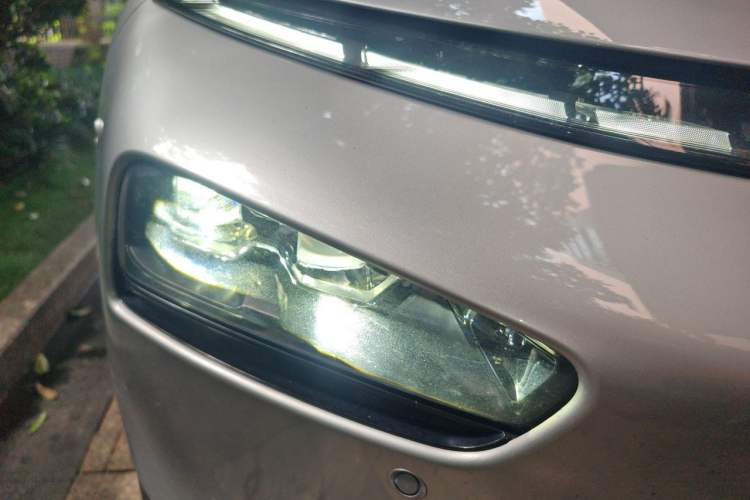 Used XPeng P7 2022 480G Right Front Headlight