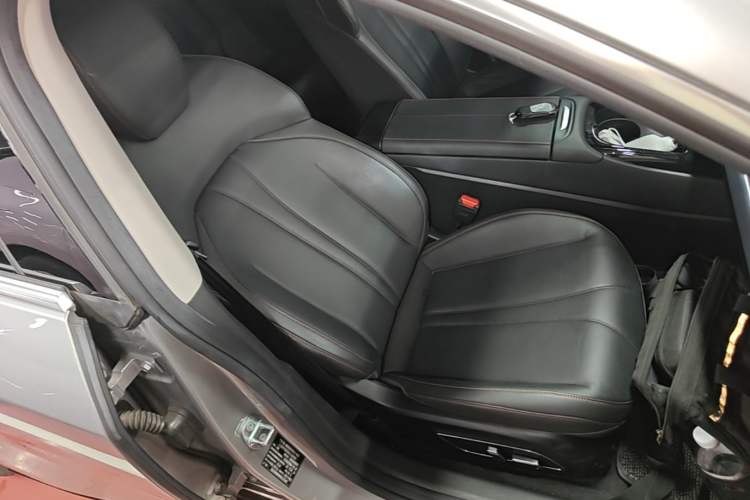 Used XPeng P7 2022 670N+ Right Front Seat