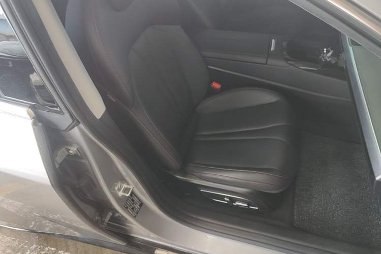 Used XPeng P7 2022 670N+ Right Front Seat