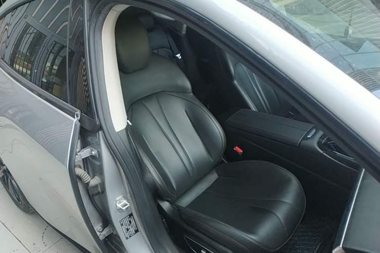 Used XPeng P7 2022 670N+ Right Front Seat