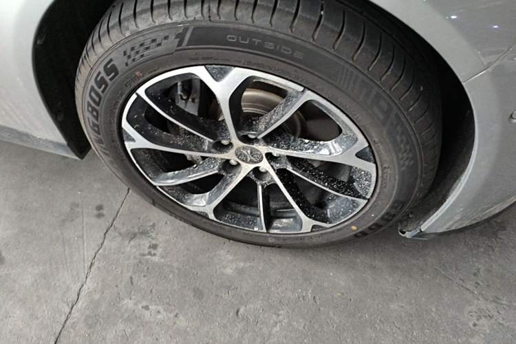 Used XPeng P7 2022 480E Right Front Wheel Hub