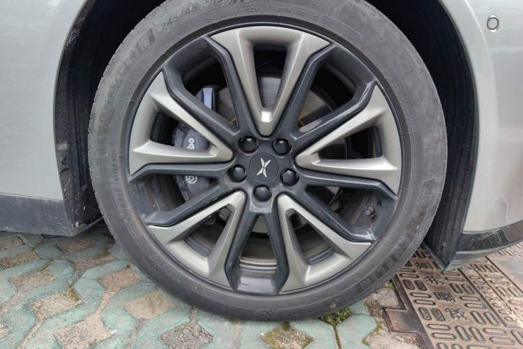 Used XPeng P7 2022 670N+ Right Front Wheel Hub