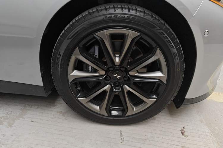 Used XPeng P7 2022 670E+ Right Front Wheel Hub