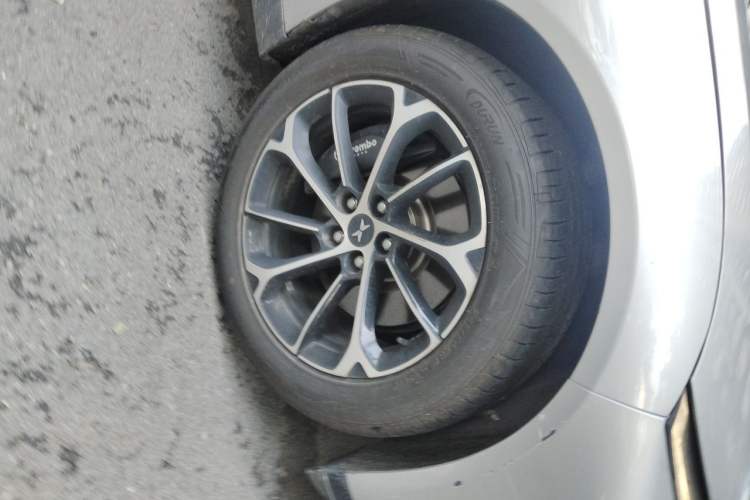 Used XPeng P7 2022 586G Right Front Wheel Hub