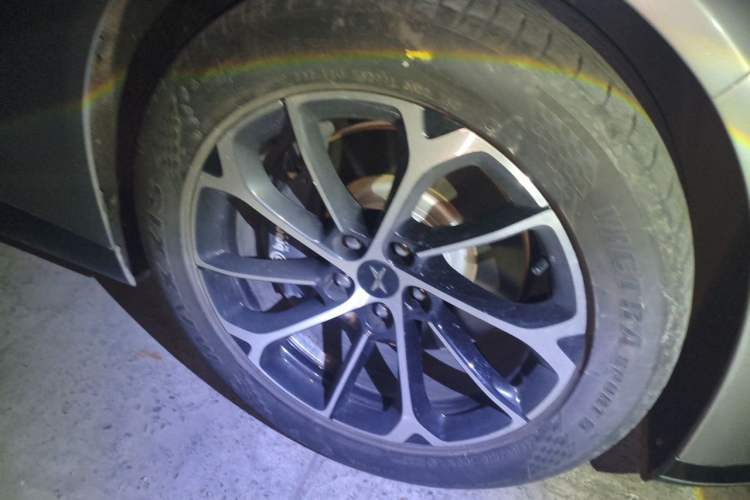 Used XPeng P7 2022 586G Right Front Wheel Hub