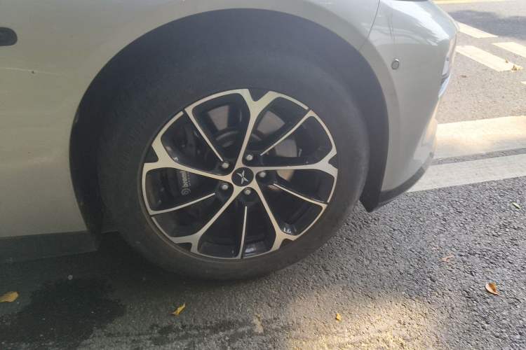Used XPeng P7 2022 625E Right Front Wheel Hub
