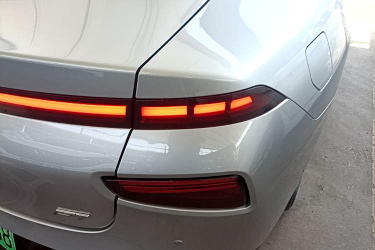 Used XPeng P7 2022 625E Right Rear Taillight