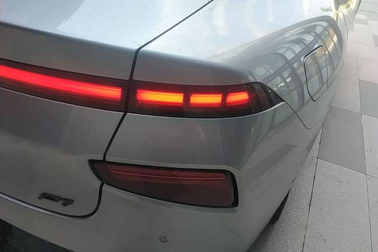 Used XPeng P7 2022 670N+ Right Rear Taillight